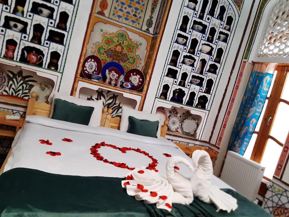 בוקורו Hotel Rizqiro'Z Boutique מראה חיצוני תמונה