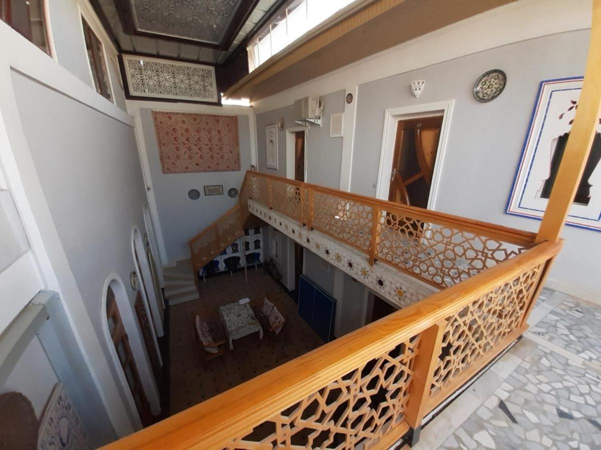 בוקורו Hotel Rizqiro'Z Boutique מראה חיצוני תמונה