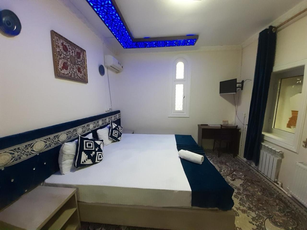 בוקורו Hotel Rizqiro'Z Boutique מראה חיצוני תמונה
