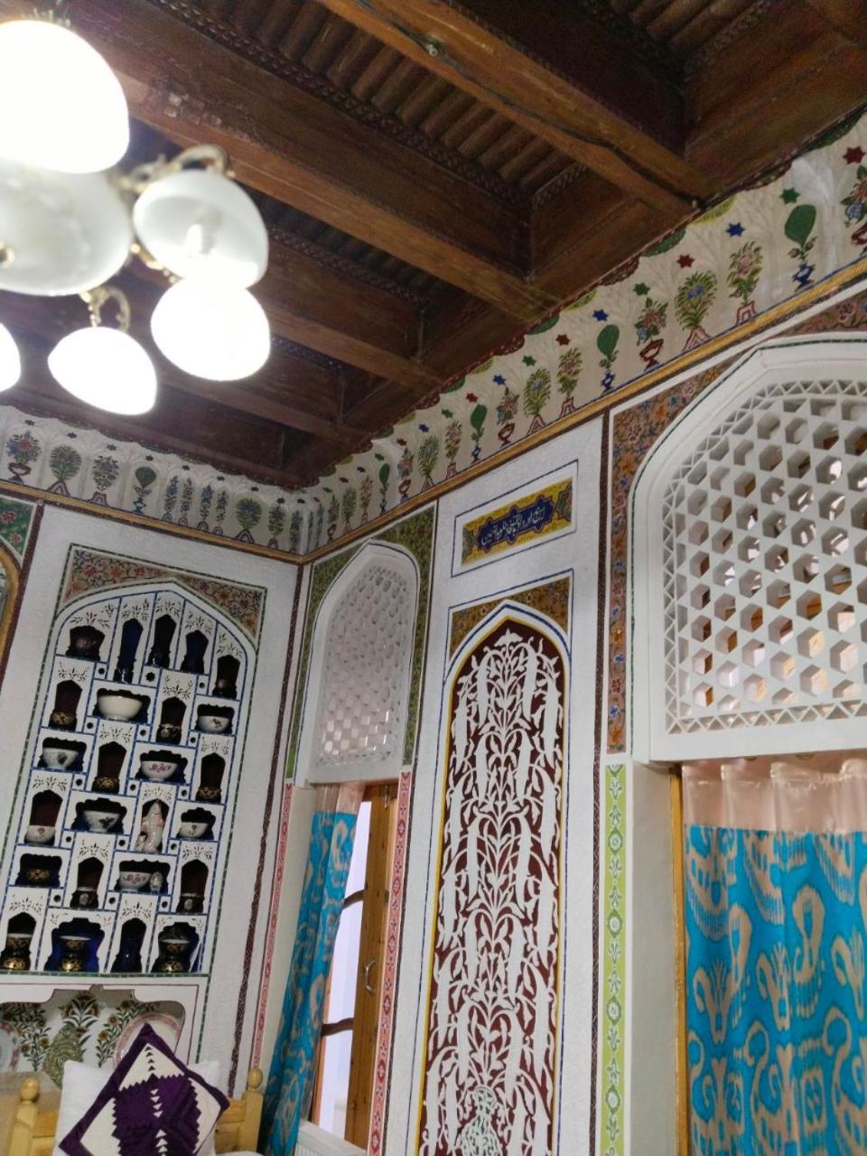 בוקורו Hotel Rizqiro'Z Boutique מראה חיצוני תמונה