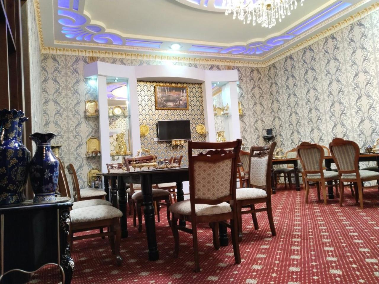 בוקורו Hotel Rizqiro'Z Boutique מראה חיצוני תמונה