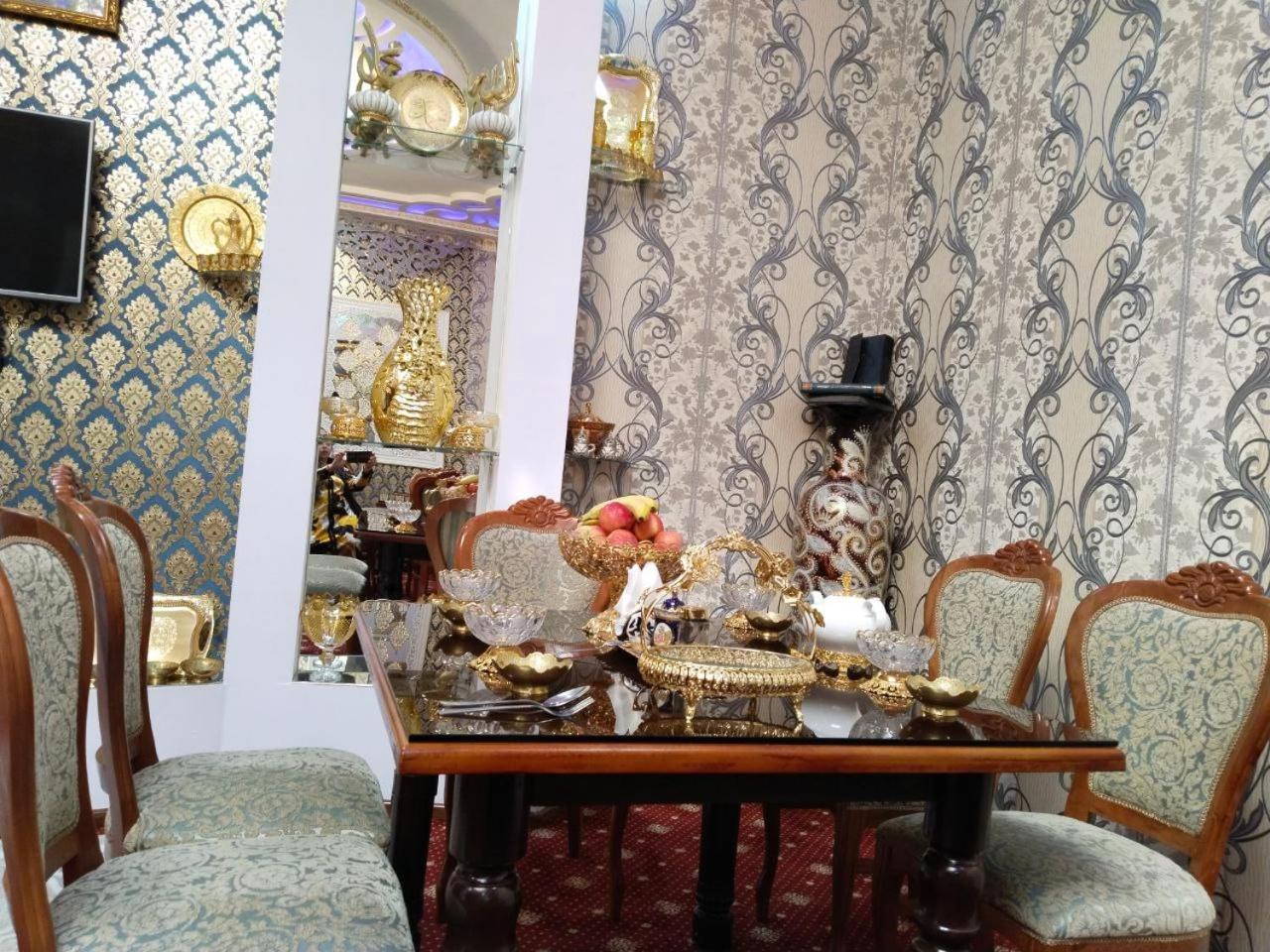 בוקורו Hotel Rizqiro'Z Boutique מראה חיצוני תמונה