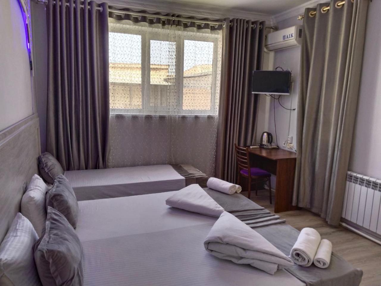 בוקורו Hotel Rizqiro'Z Boutique מראה חיצוני תמונה