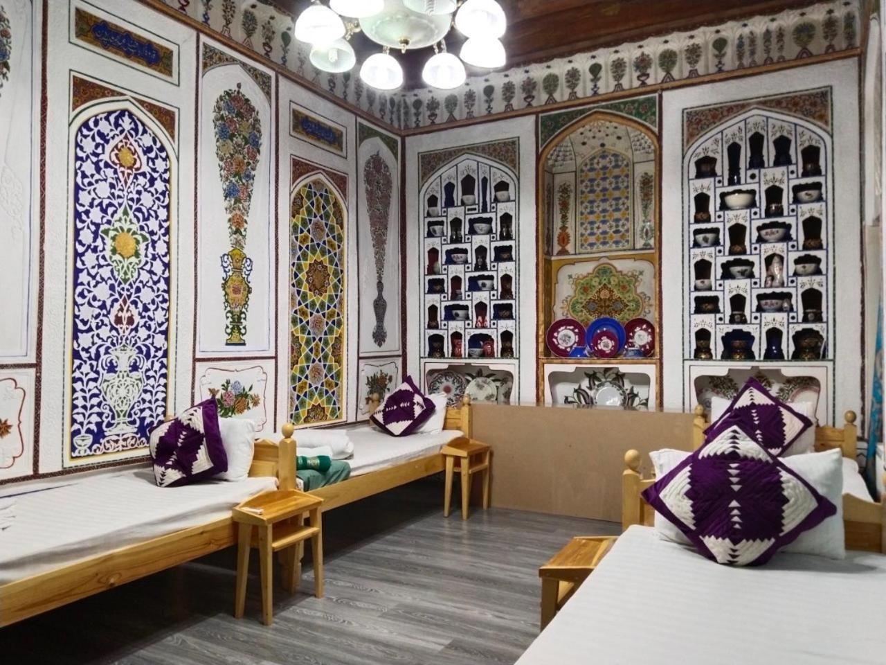 בוקורו Hotel Rizqiro'Z Boutique מראה חיצוני תמונה