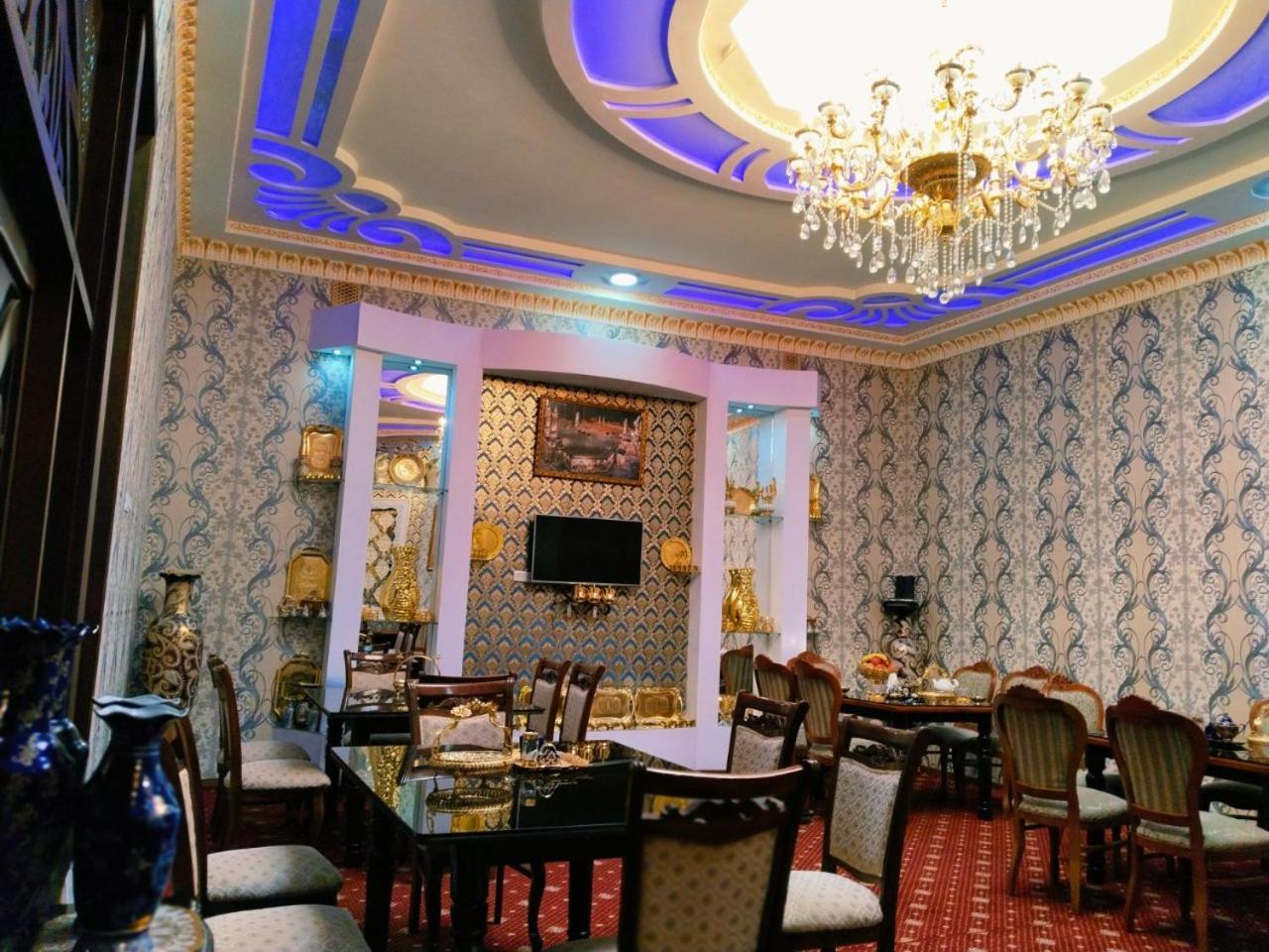 בוקורו Hotel Rizqiro'Z Boutique מראה חיצוני תמונה