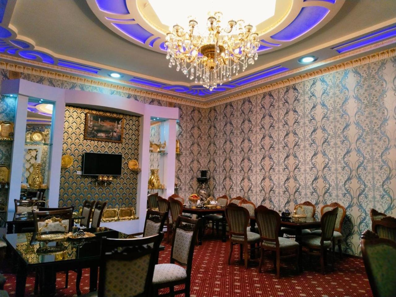 בוקורו Hotel Rizqiro'Z Boutique מראה חיצוני תמונה
