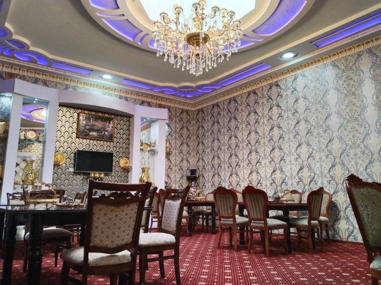 בוקורו Hotel Rizqiro'Z Boutique מראה חיצוני תמונה
